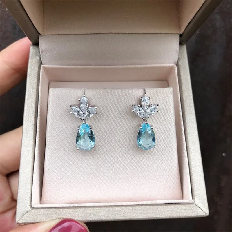 Huitan Light Blue Water Drop ciondola gli orecchini accessori da sposa estetico orecchini moda per ragazze per la festa nuovi gioielli alla moda