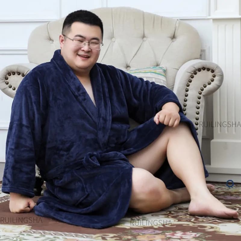 Men's bathrobe in hot flannel 40-125 KG man winter Coral Fleece Robe Night Sleepwear woman robe lovers Robes