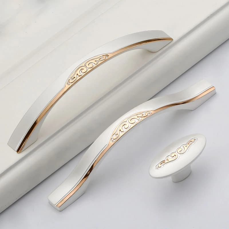 Maniglia hardware per armadio camera da letto per mobili in argento in lega di zinco Maniglie per porte interne a filo per cassetti decorativi in stile europeo
