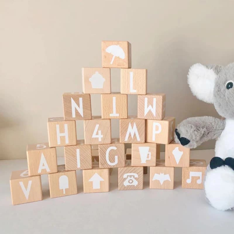 26Pcs blocchi di costruzione dell'alfabeto legno di faggio lettere cubi bambini bambino giocattoli educativi per l'apprendimento precoce Baby Nursery Room Decor