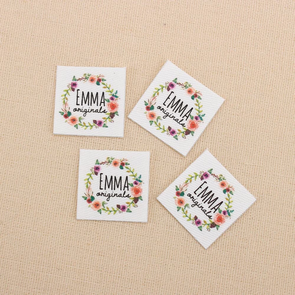 Etichette in cotone personalizzate - Angolo quadrato 25x25 mm (sticare e cucire) per moda, tessuti per la casa e artigianato fai-da-te, logo o testo