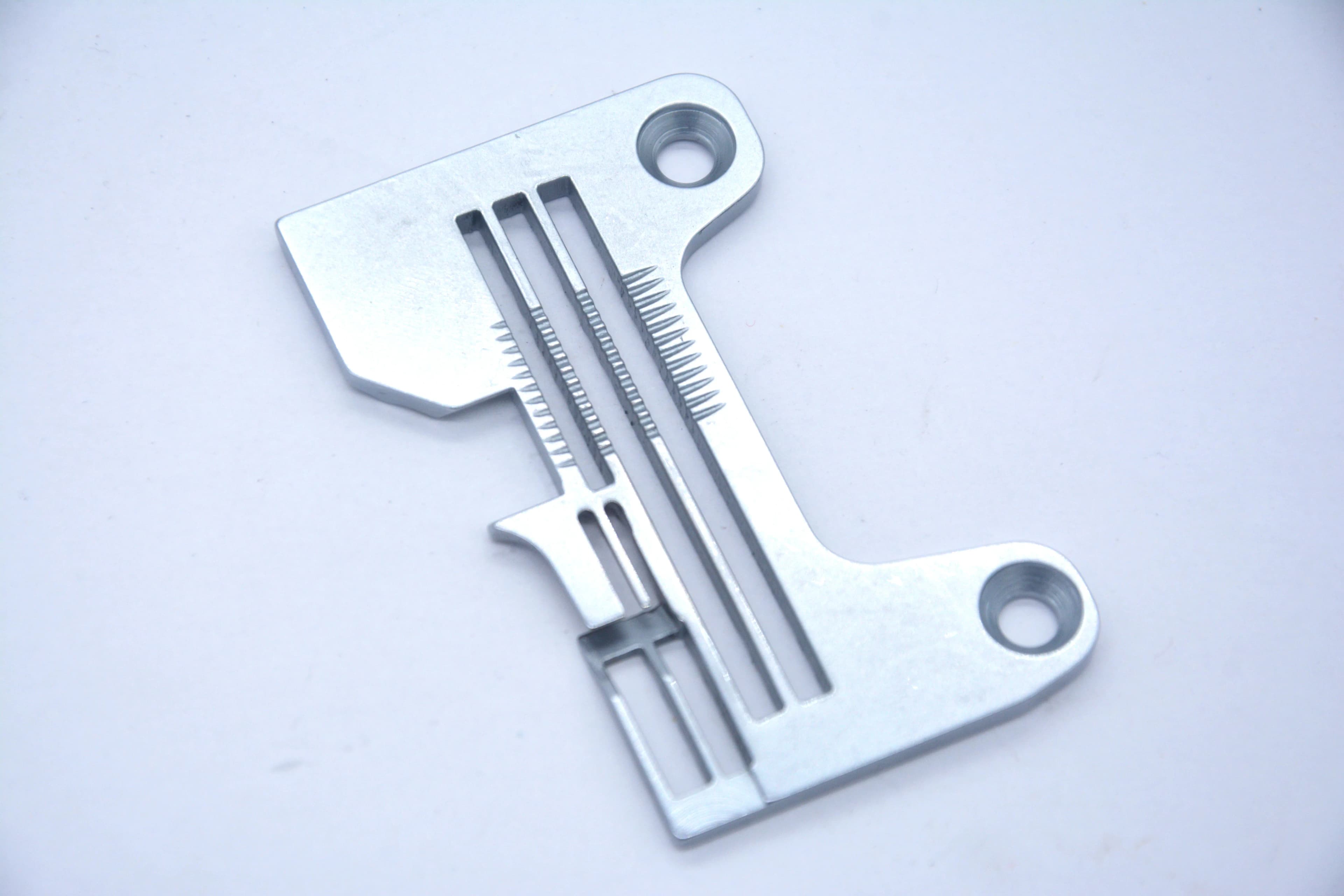 401-59829 E252 Needle Plate Fit For JUKI Overlock Sewing Machine 6814D6814S-BE-624H Four Thread Overlock Machine Needle Plate