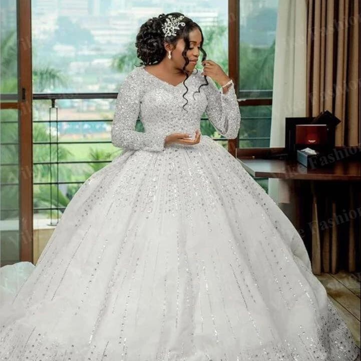 Abiti da sposa personalizzati con abito da ballo taglie forti che bordano maniche lunghe con paillettes di cristallo con scollo a V abiti da festa da sposa abiti da sposa