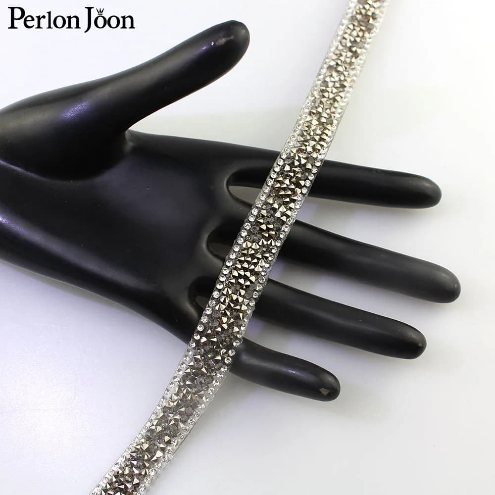 1.5 centimetri di larghezza classico grigio cristallo del rhinestone della resina della decorazione del nastro accessori nastro hot fix ferro sul sacchetto di vestiti vestito TR077