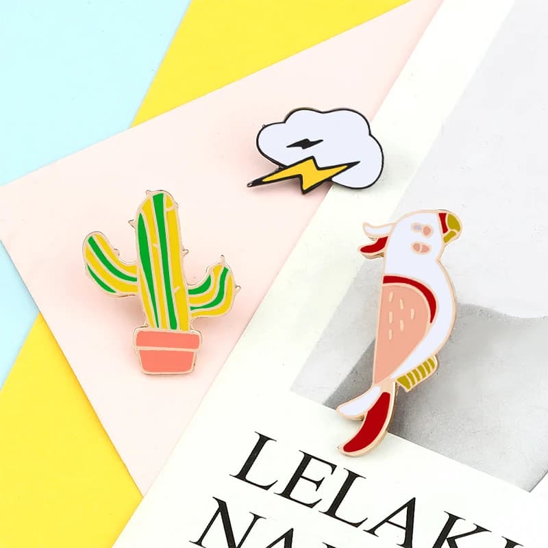Pianta Cactus spille divertente animale uccello nuvole distintivo smalto Pin Denim giacche camicia borsa cartone animato spilla s gioielli regalo per bambini