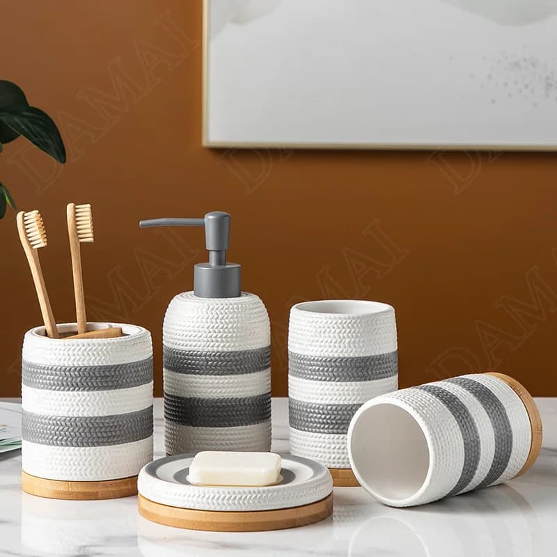 Strisce di rilievo Creative accessori per la decorazione del bagno in ceramica Set di bottiglie di Shampoo per bagno nordico semplice per la casa