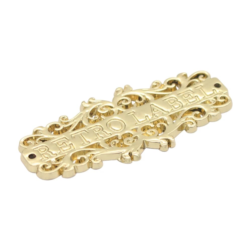 Etichette con logo in metallo personalizzato con diamante in plastica per vestiti personalizzati con logo proprio Etichette in metallo per accessori patchwork di abbigliamento