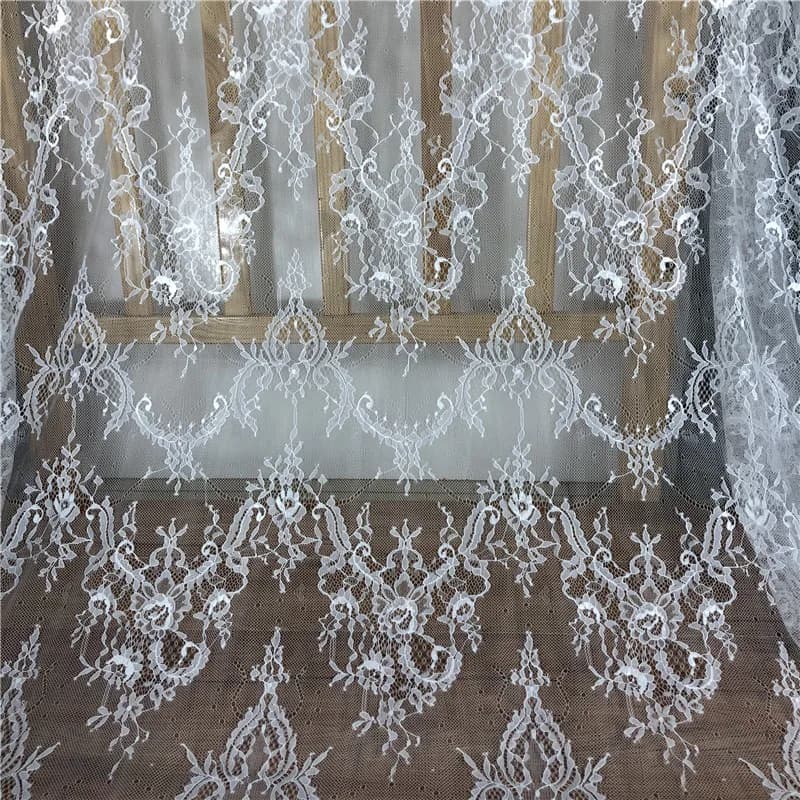 Tessuto di pizzo da sposa bianco Chantilly francese tessuto di pizzo ciglia IDY ago Wrok abito da sposa tessuti di pizzo per cucire artigianato