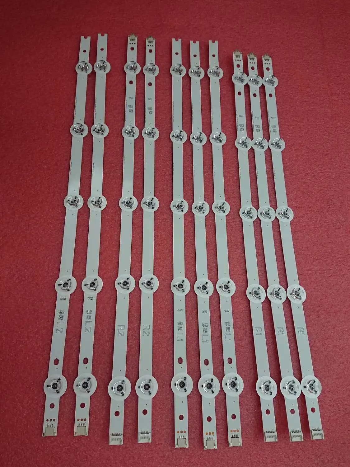 Striscia di retroilluminazione a LED per 47LB675V 47LB679V 47LB700V 47LB731V 47LB730V 6920L-0504A 0505A 0506A 0507A 6916L-1816A 1817A 1818A 1819A