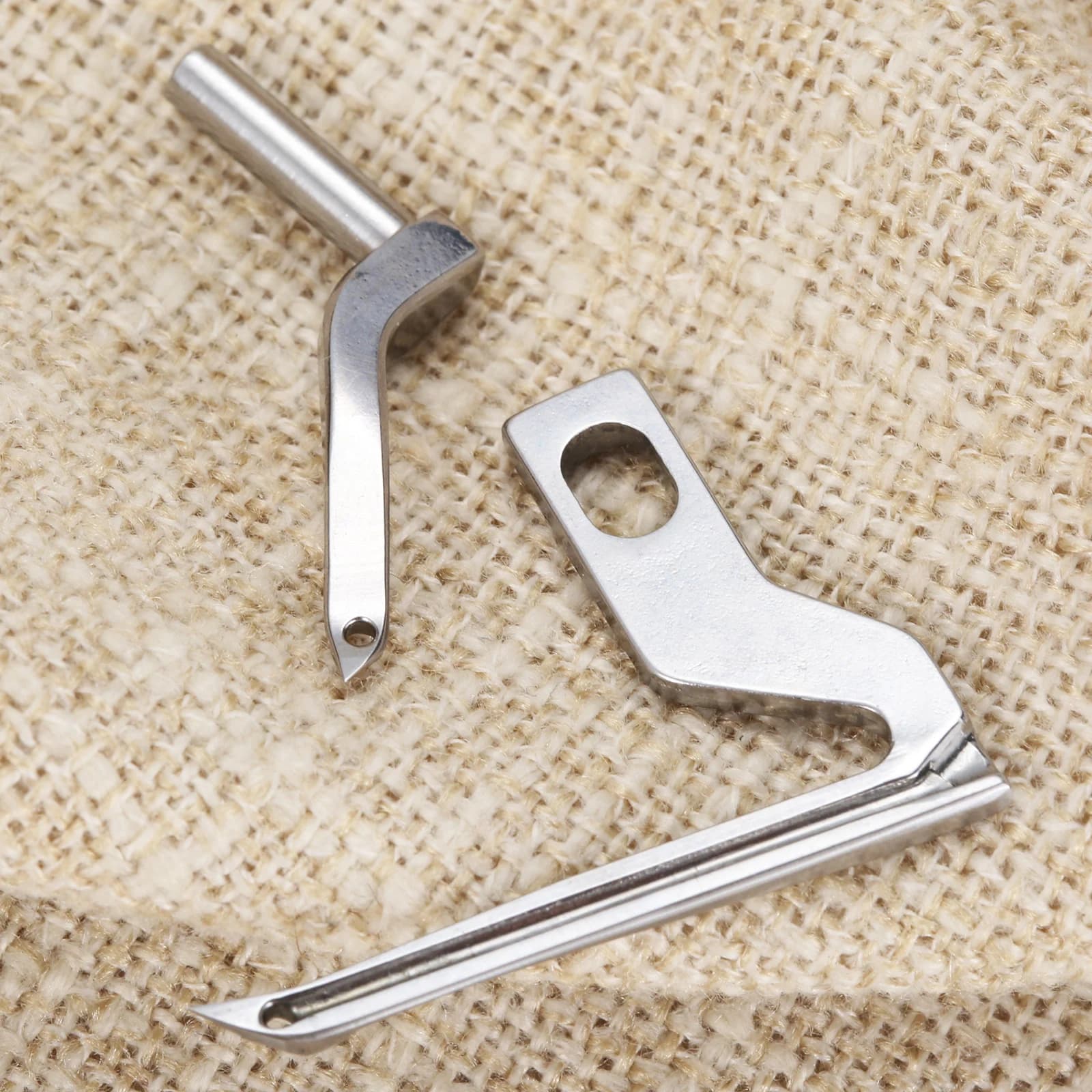Parti della macchina per cucire domestica 784076008 Looper superiore e 784083008 Kit Looper inferiore per Janome New Home Kenmore Pfaff Overlock Serger