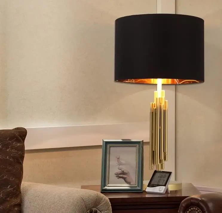 Lampada da comodino a LED nordica Decorazioni per la casa Lampada da scrivania Soggiorno Camera da letto Lampada da tavolo Paralume in tessuto dal design moderno Lighti