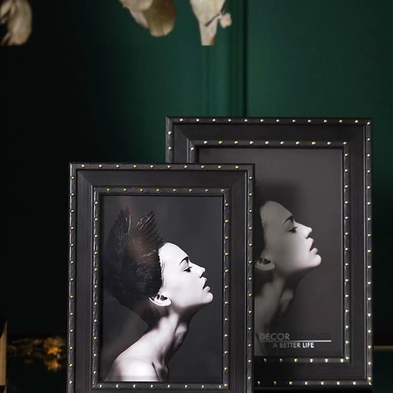 Black Solid Wood Photo Frame House Decorations Modern Element for Pine Rivets Frame for 6-7 Inch Photo Frame for Elegant Bedroom Table Frame