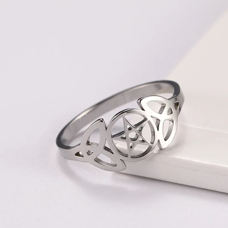 COOLTIME Women Supernatural Pentagram Rings Stainless Steel Fashion Irish Celtics Knot Amulet Finger Ring Jewelry Gift Wholesale