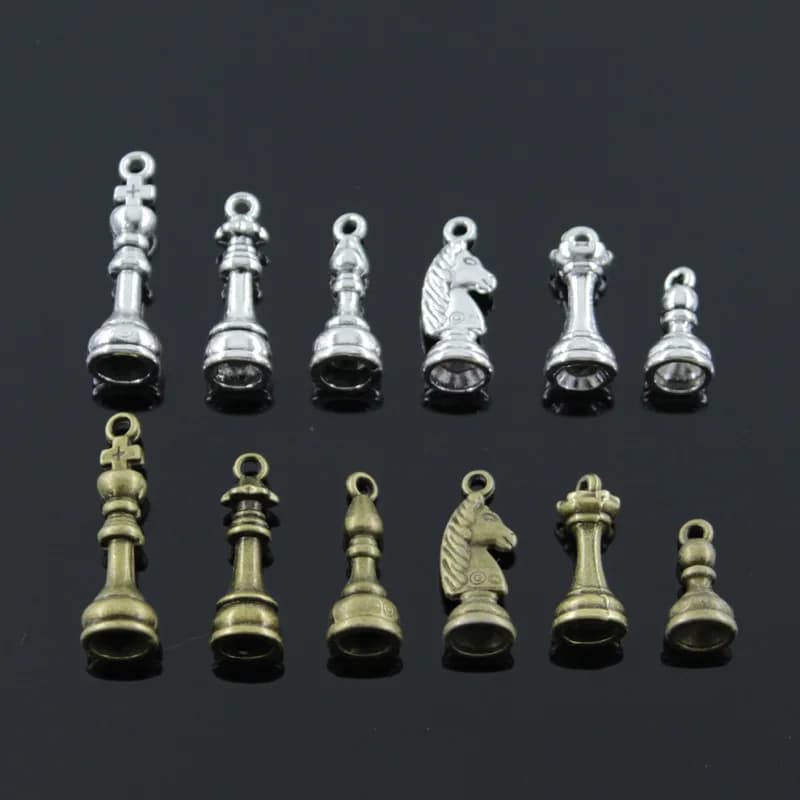 10pcs Pendenti e Ciondoli Re Degli Scacchi queen Rook Cavaliere Vescovo Pegno Tibetano Argento Bronzo Colore Pendenti con gemme e perle Antico Monili Che Fanno FAI DA TE Fatti A Mano