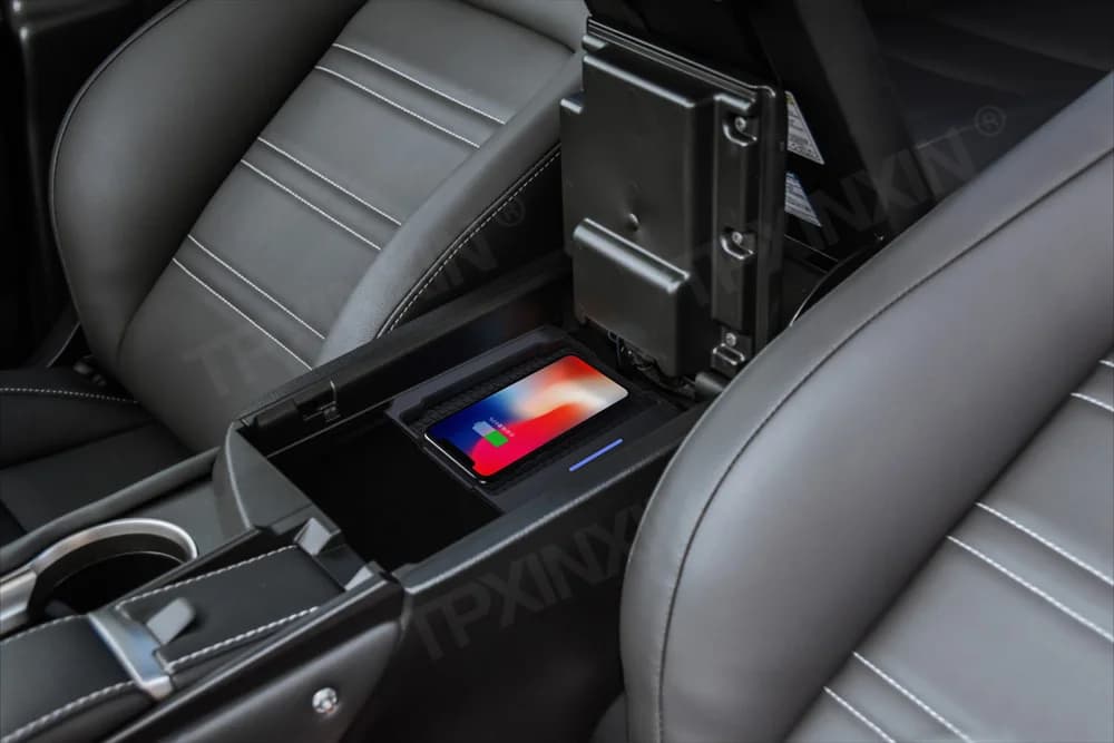 QI Caricabatteria Senza Fili Per Auto Per Lexus NX 2015 2016 2017 Intelligente A Infrarossi Veloce di Ricarica Senza Fili Supporto Del Telefono Per Auto Per Iphone