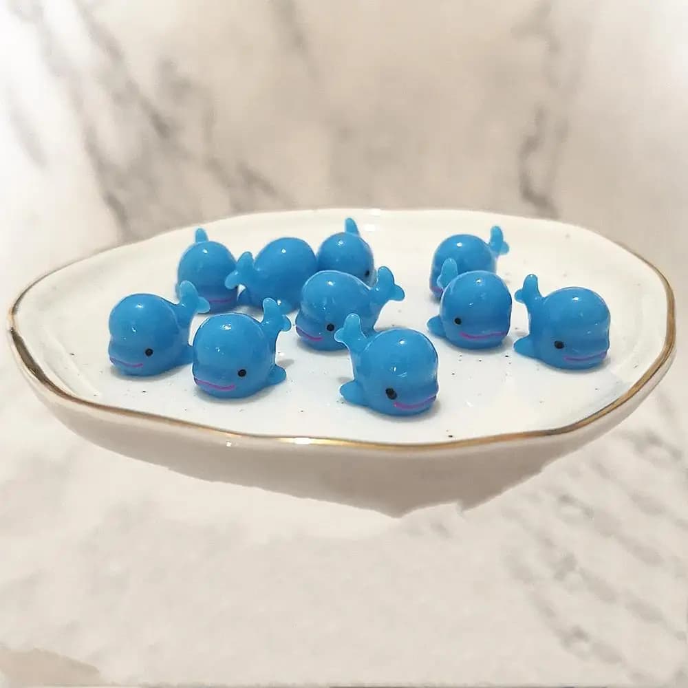 10PCS Mini Slime Pendenti E Ciondoli Filler Perle di Resina Animali Blu e Bianco Delfino Slime Accessori Che Effettuano Cessioni