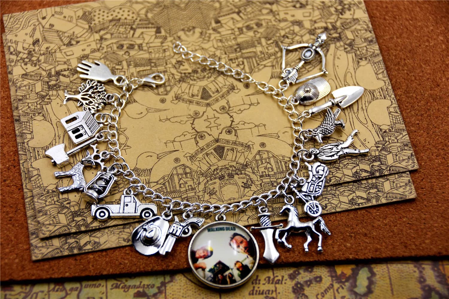 Serie TV ispirato braccialetto di fascino uccidere zombie arco e freccia pala camion coltello bracciali ciondolo pistola