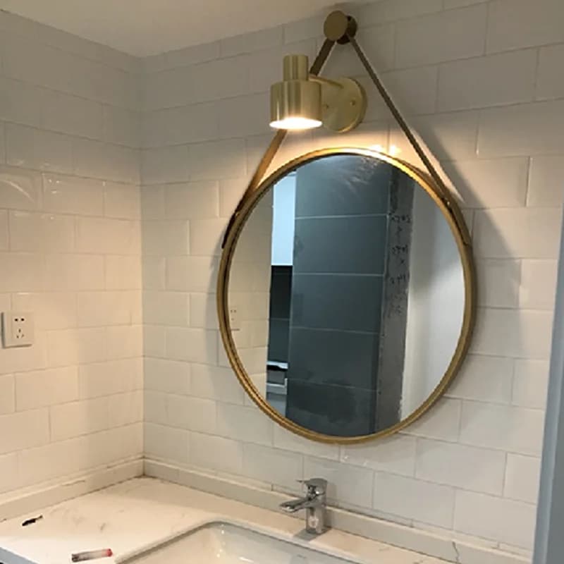 Specchio da bagno nordico Specchio rotondo da parete Specchio da appendere Ornamento da salone Bagno Arredamento camera da letto Specchio per trucco con cinturino in metallo
