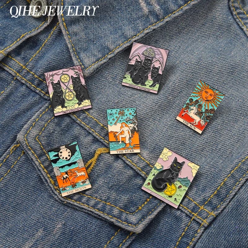 Halloween Tarot Enamel Pin Dark Black Cat Dog Sun Star Moon Card Brooch Badge Punk Lapel Clothes Bag Brooch Gothic Jewelry Gift