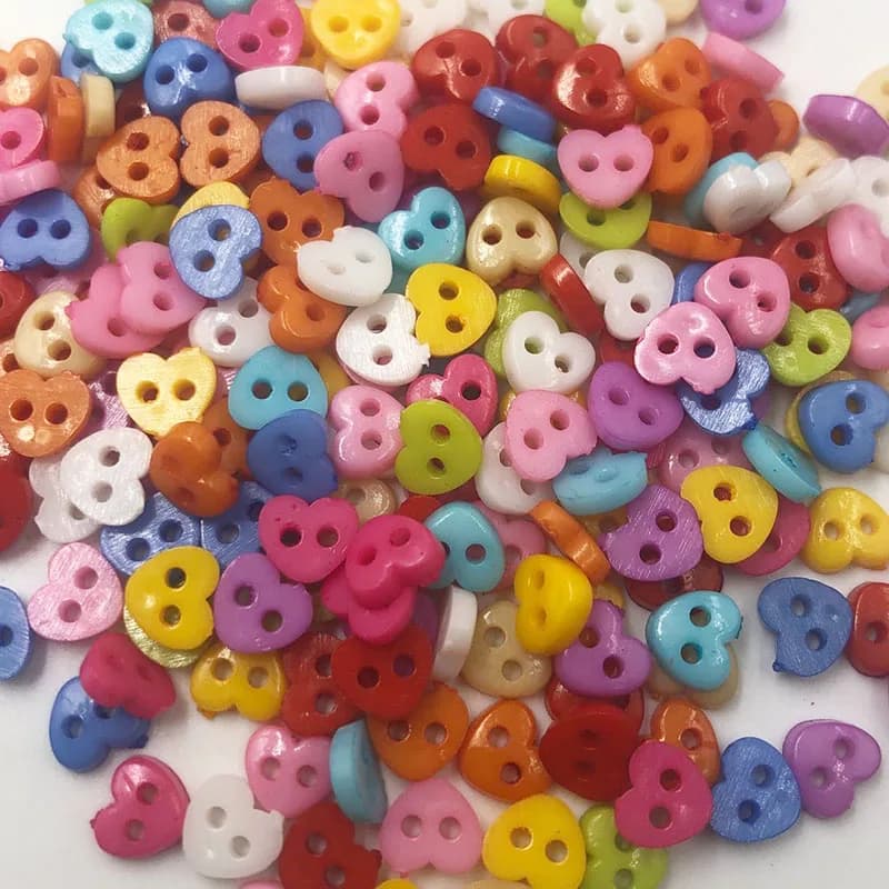200 PZ 6mm Cuore In Resina Mini Piccoli Bottoni Strumenti di Cucito Artigianale Bottone Decorativo Scrapbooking Indumento Abbigliamento FAI DA TE PT210