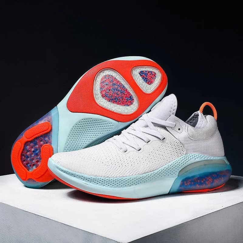 Scarpe da ginnastica da uomo Scarpe sportive da corsa traspiranti in mesh nero Scarpe da uomo casual da uomo con lacci antiscivolo Scarpe da ginnastica basse da uomo