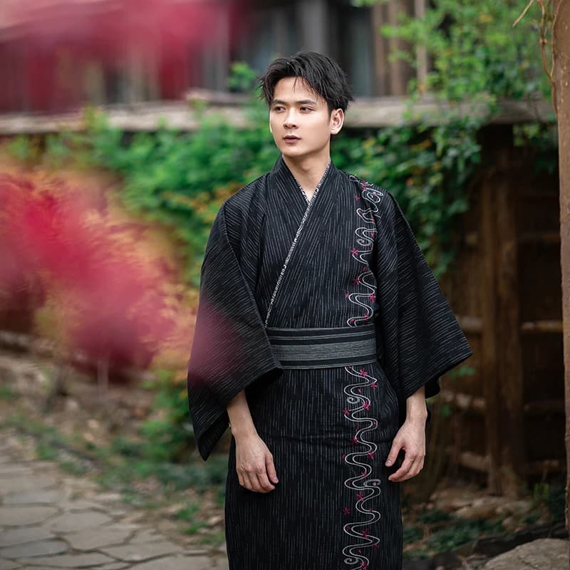 Abito kimono Yukata tradizionale giapponese con cintura Accappatoio Costume speciale ricamato per la casa