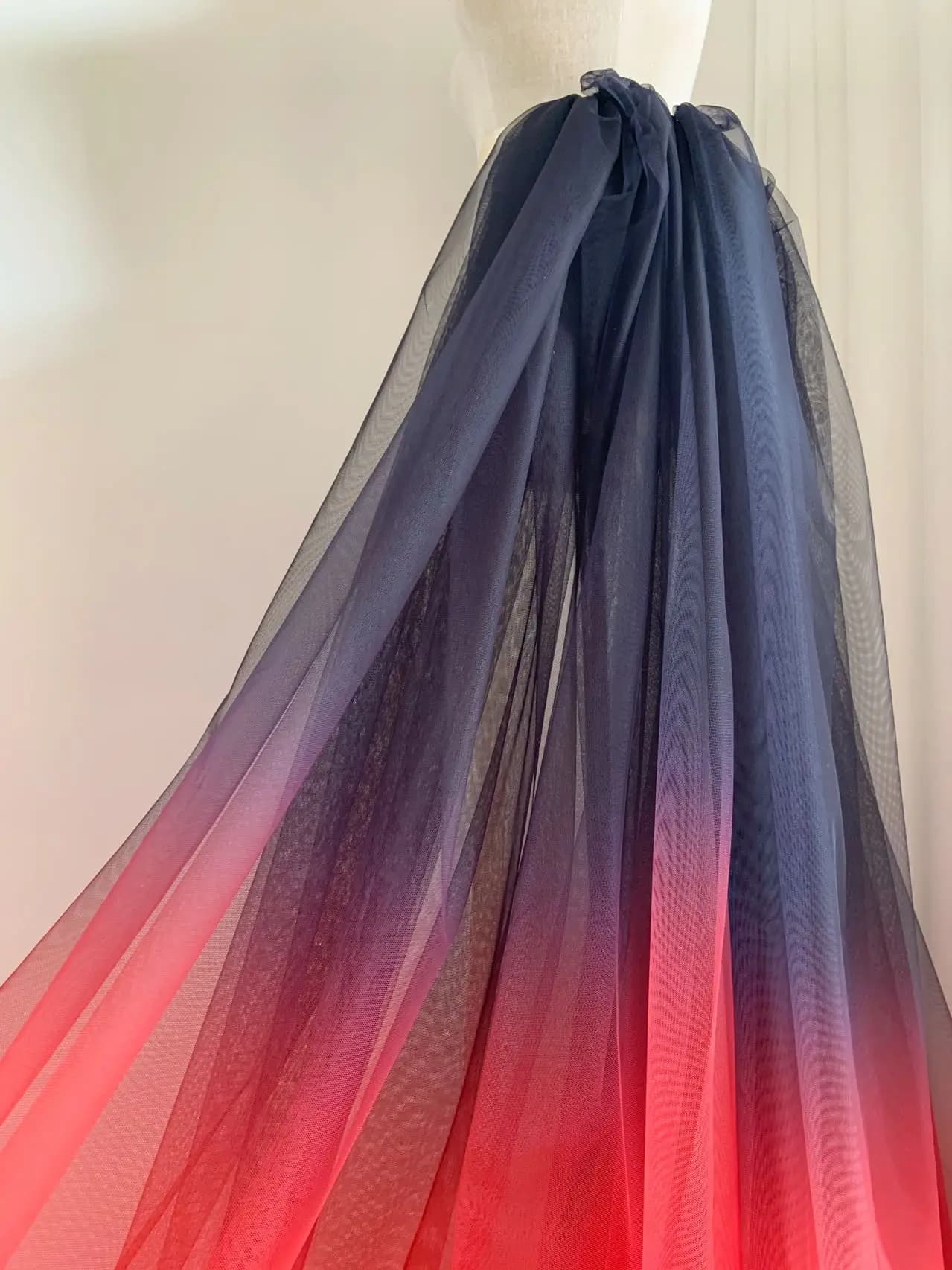 1/5 metri Ombre Colori Tulle Dip Tessuto di pizzo tinto Rosso e nero Garza a rete sfumata per abito da festa, tenda colorata, gonna ragazza