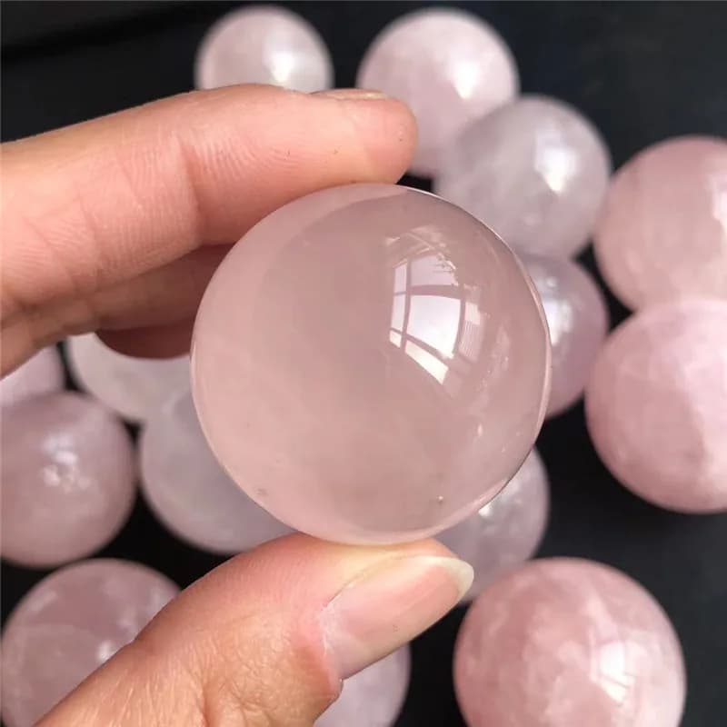Sfera di quarzo di cristallo in polvere di rosa rosa Sfera di cristallo naturale Pietra curativa Decorazione della casa Regali per gli amanti