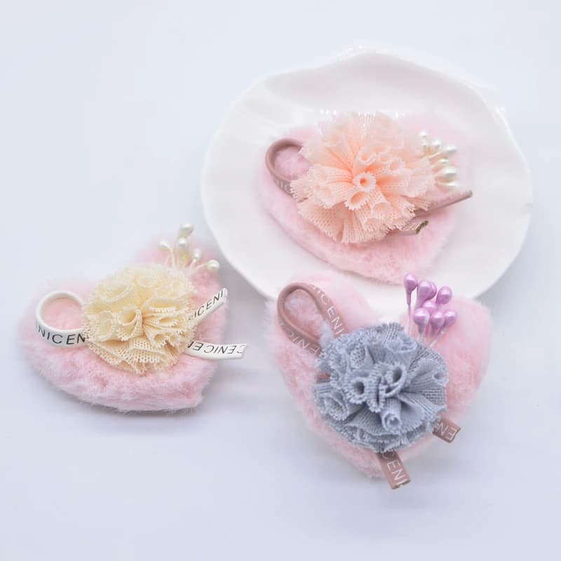 6 pz 50*45mm imbottito cuore di peluche con fiocco palla Bouquet Appliques per vestiti fai da te cappello Leggings copricapo scarpe patch di cucito
