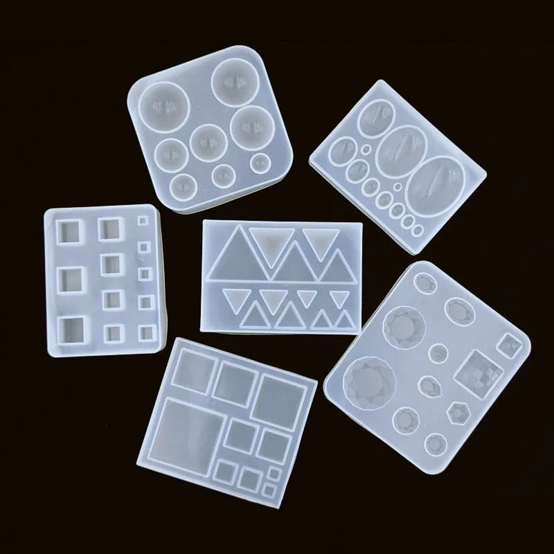 Perline carine Triangolo cubico Stampo in silicone per la creazione di gioielli Strumento per gioielli in resina Stampi in resina epossidica UV artigianato decorativo