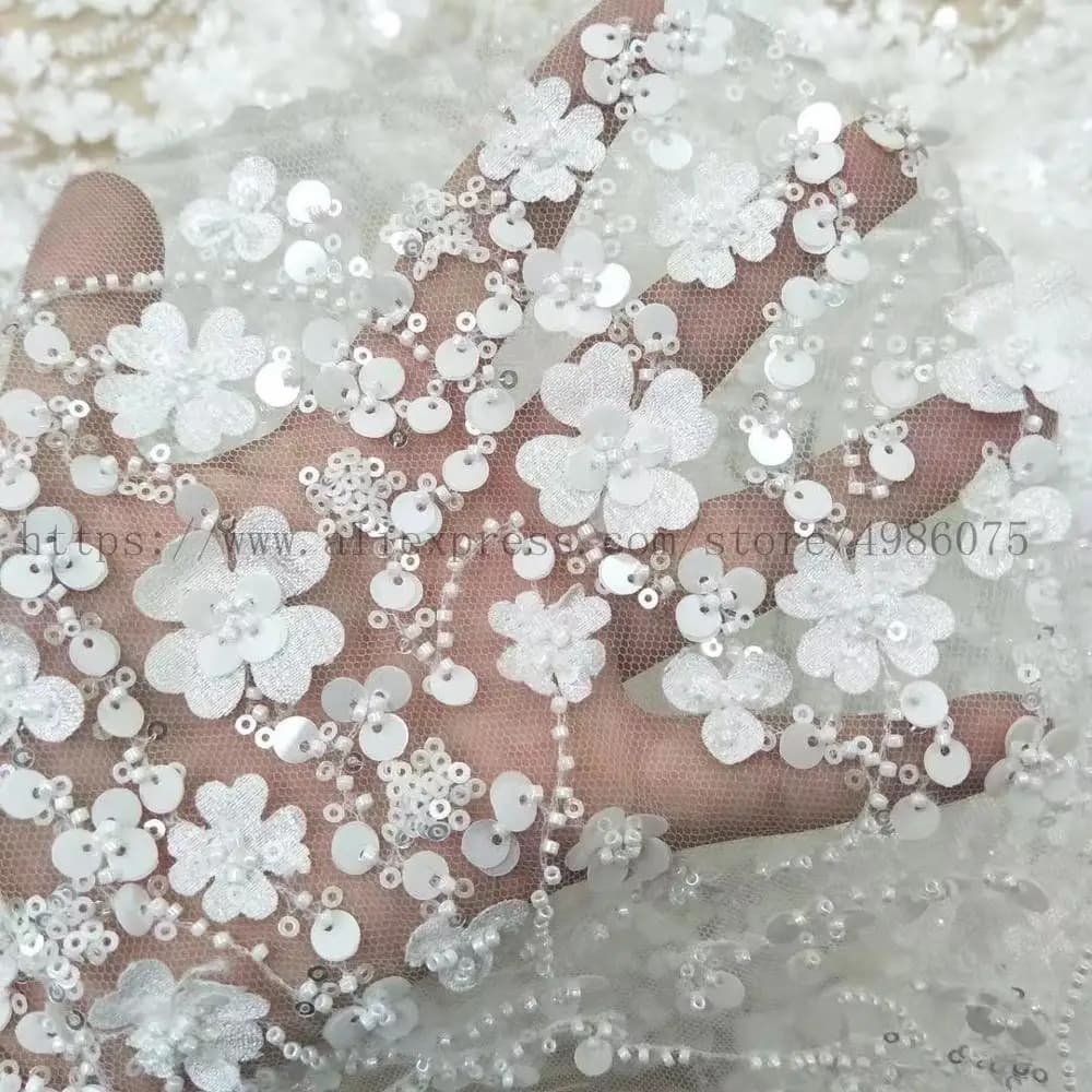 2020 Nuovo arrivo da sposa avorio in pizzo farbic vestito elegante del merletto pesante che borda e 3D fiore di vendita da cantiere