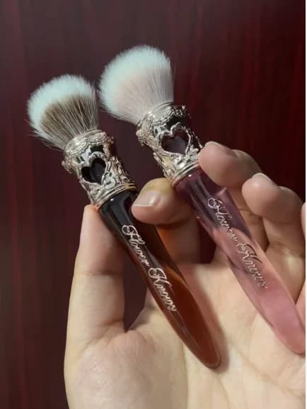 Flower Knows Collezione Sweetie Bear Pennello Rotondo per Blush, Strumento per il Trucco con Applicazione Morbida e Delicata