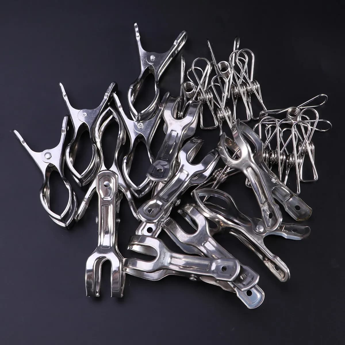 24Pcs Windproof Sheet Clips Stainless Steel Rust Resistant Strong Pinch Bed Sheet Holders Laundry Clothes Hanger for Fitted Flat