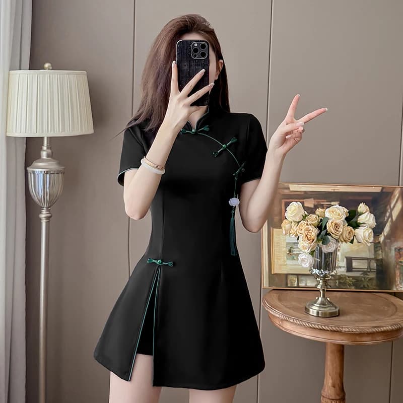 Nuovo Set 2 Pezzi Stile Cinese 2026: Abito Cheongsam Nero con Nappe + Pantaloncini, Vestito Estivo da Donna Slim Fit con Spacco Laterale Rosso e Verde