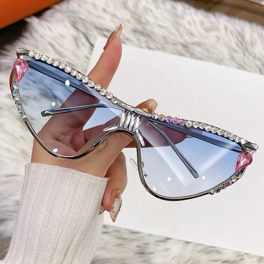 Occhiali da sole da donna Cat Eye con decorazioni in strass, lenti sfumate, montatura sottile in metallo