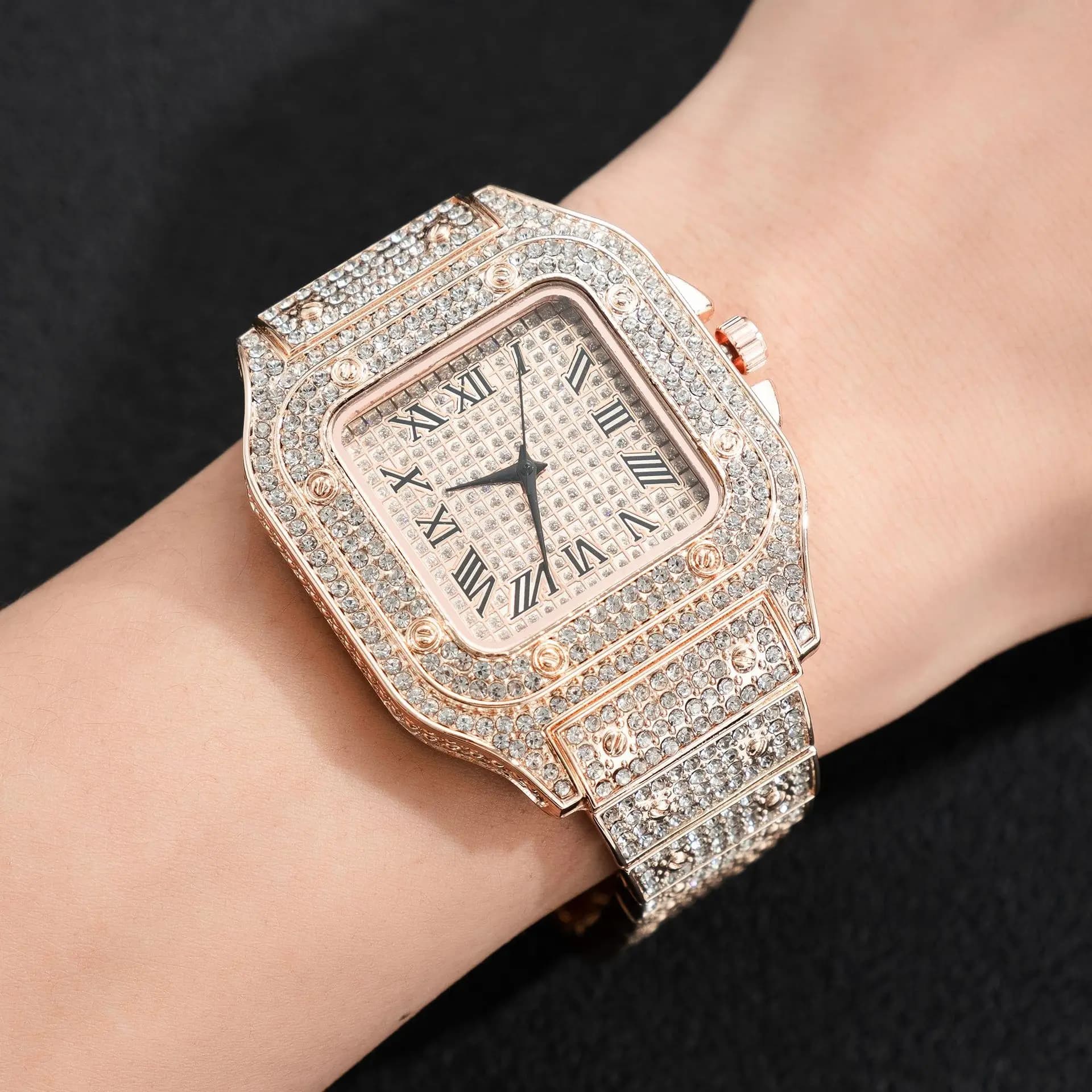 Men's UTHAI L77 watch, quartz watch with steel strap, luxury design with golden square dial and diamonds, starry sky effect.