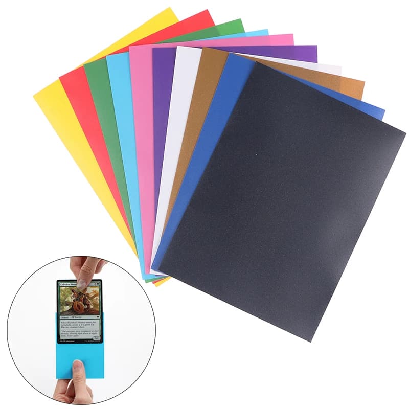 100PCS Opaco Colorato Formato Standard Buste per carte TCG Carte collezionabili Protezione Tarocchi Scudo Giochi da tavolo Copertura magica PKM 66x91mm