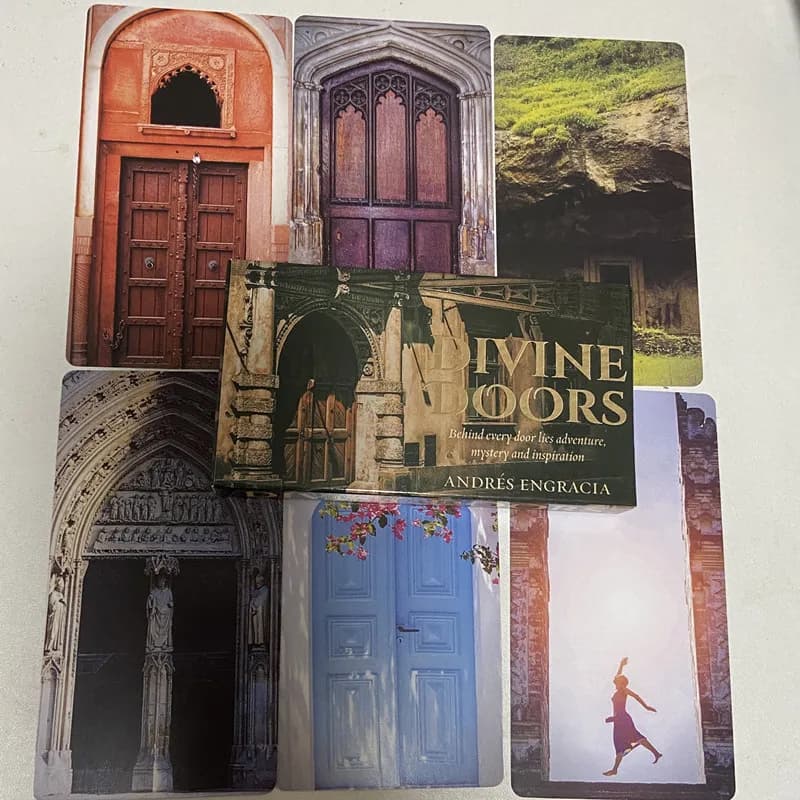 Divine Door Oracle Deck Dietro ogni porta Mette Avventura, Mistero e Ispirazione Inglese Un mazzo da 40 carte