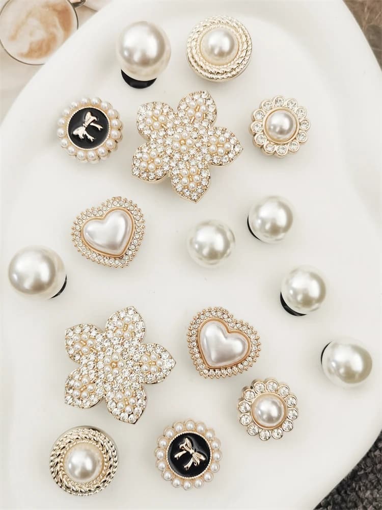 16 pezzi di perline di lusso ciondoli per scarpe fibbie in ABS bling decorazione gioielli con strass fai da te spille per zoccoli accessori adatti sandali da donna regali