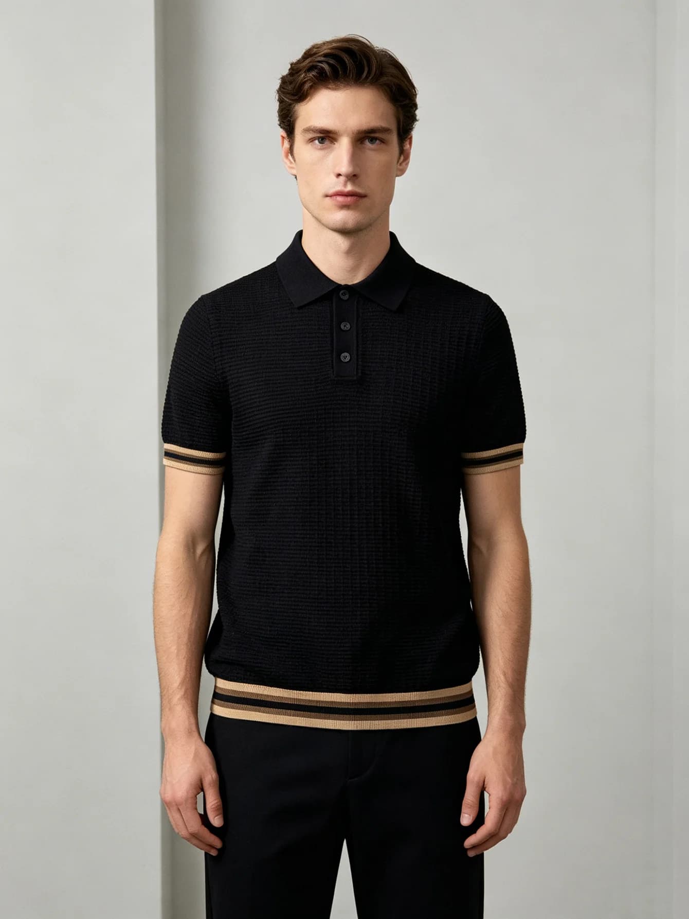 The new summer men's polo shirt t-shirt is suitable for light business occasions, urban casual settings, vacations, short trips,