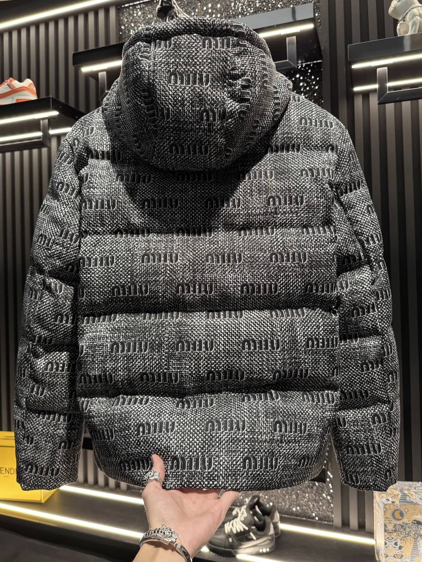 Giacca Invernale da Uomo Imbottita con Cappuccio e Ricami, Cappotto in Piumino a Quadri di Marca di Lusso, Caldo e Alla Moda, in Fibra di Poliestere