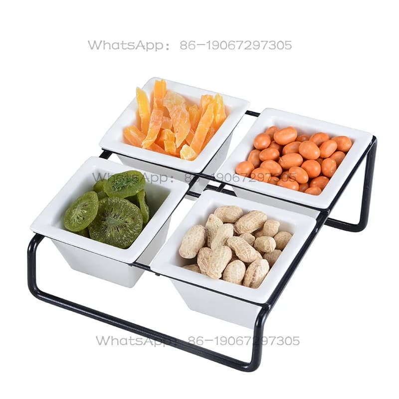 Frutta da Bar Divisa in Quattro o Nove Scomparti, Noci, Frutta Secca, Snack Disposti su Piatti, Creativi