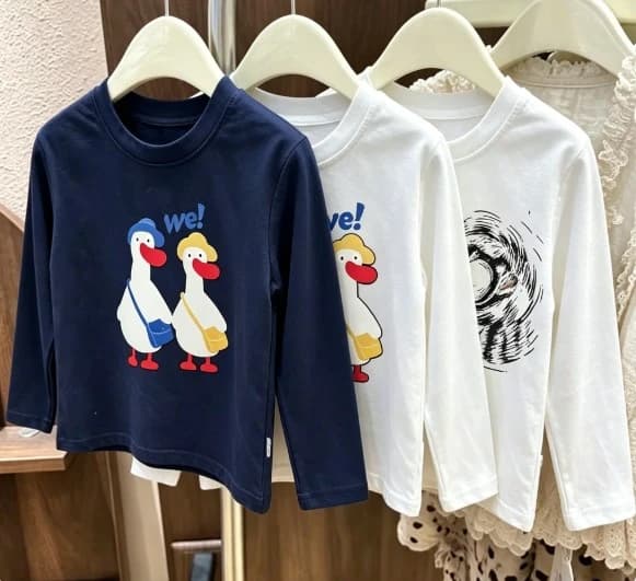 Maglietta a maniche lunghe per bambini con stampe di anatre e palloni da calcio, tessuto morbido, abbigliamento casual per tutti i giorni, per ragazzi e ragazze, top primaverili e autunnali per bambini