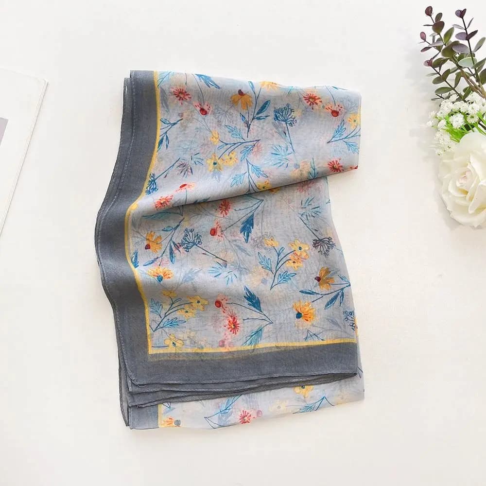 Durable Floral Print Silk Scarf Breathable Sun-Resistant Beach Shawl Smooth Silk Bandana for Women