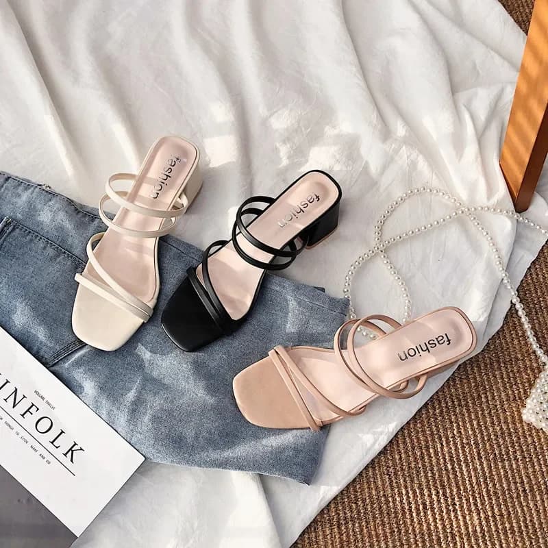 Sandali da donna da donna con tacco quadrato eleganti pantofole estive all'esterno ciabatte femminili in pelle legata incrociata 2023 sandali da donna alla moda