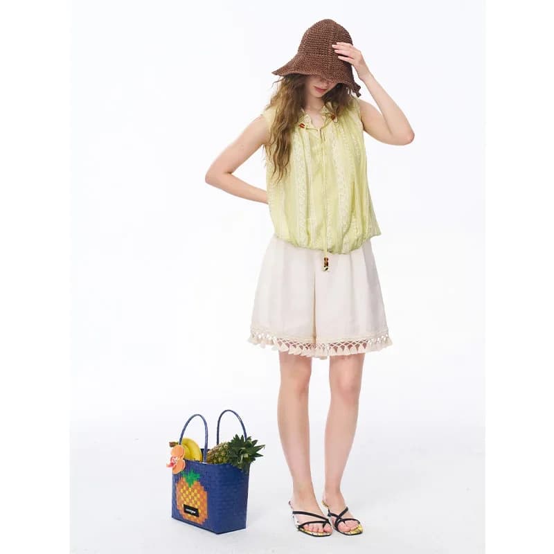 ELFSACK Lace Sleeveless Blouse with Ruffle Neck & Wooden Buttons, Tie Neck Loose Vest Top for Daily