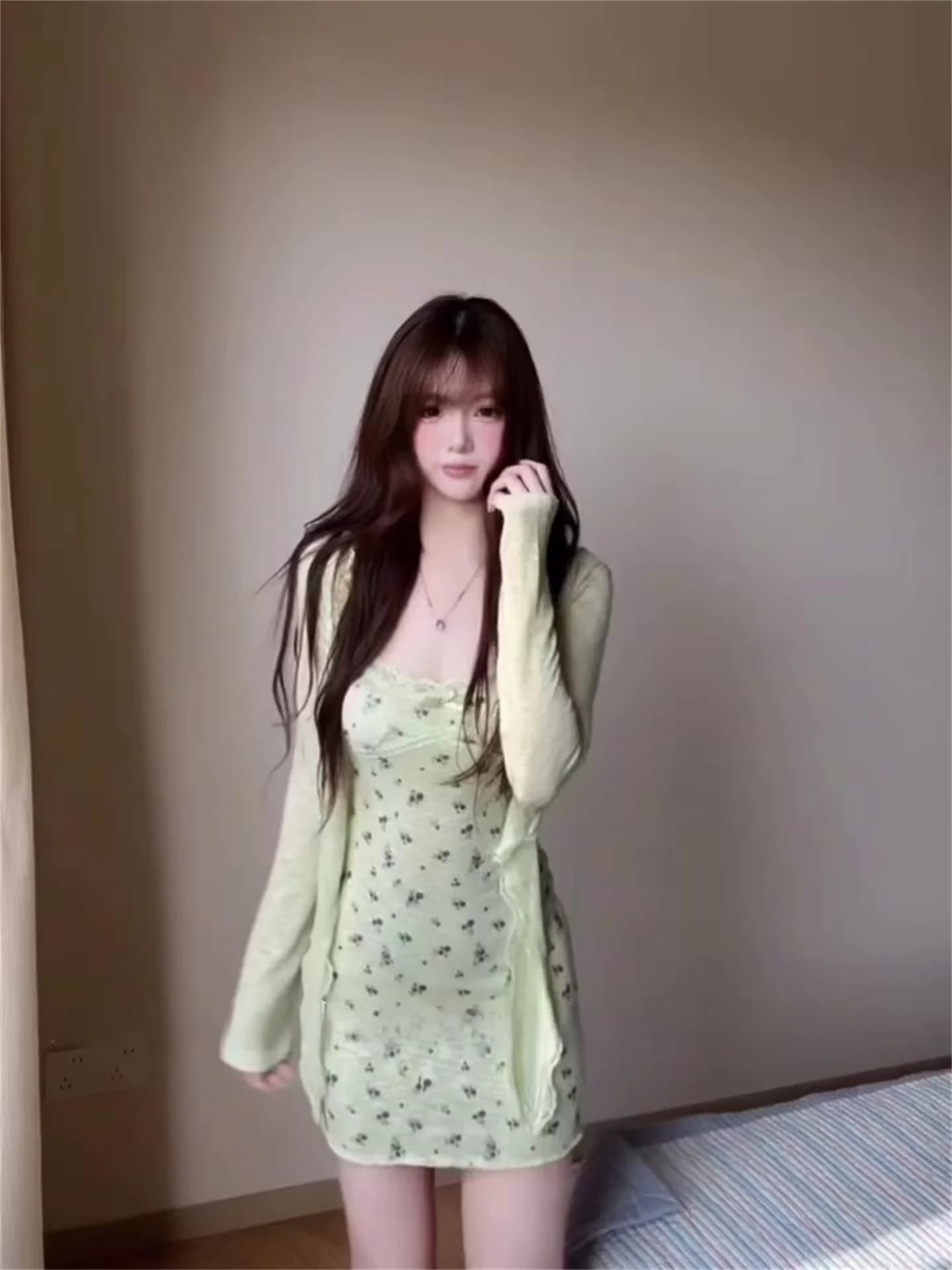 Abito Verde con Stampa Floreale e Scollo all'Americana, Cardigan Corto Estivo da Donna, Gonna Aderente Sexy, Set Due Pezzi Stile Francese Casual