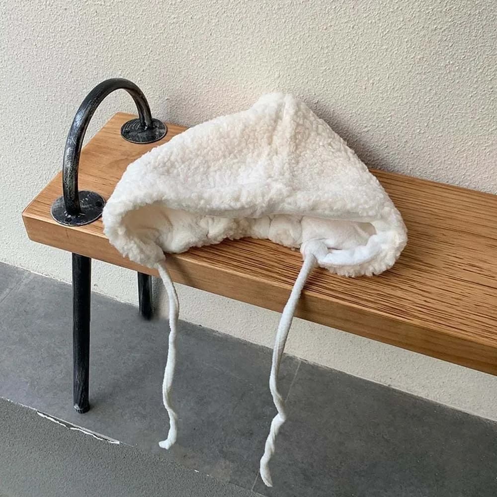 Cappello Rosso Peloso alla Moda per Capodanno, Berretto in Lana d'Agnello Antifreddo, Antivento con Protezione per le Orecchie per Ragazze