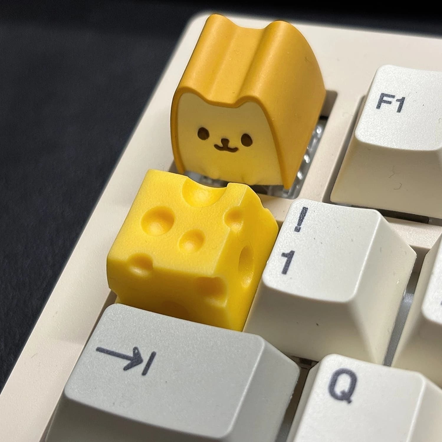 Lobo Original Bread Dog Kawai Copritasti Accessories for resin mechanical keyboard Keycap Single ESC Keyboard Replacement Decor OEM R4
