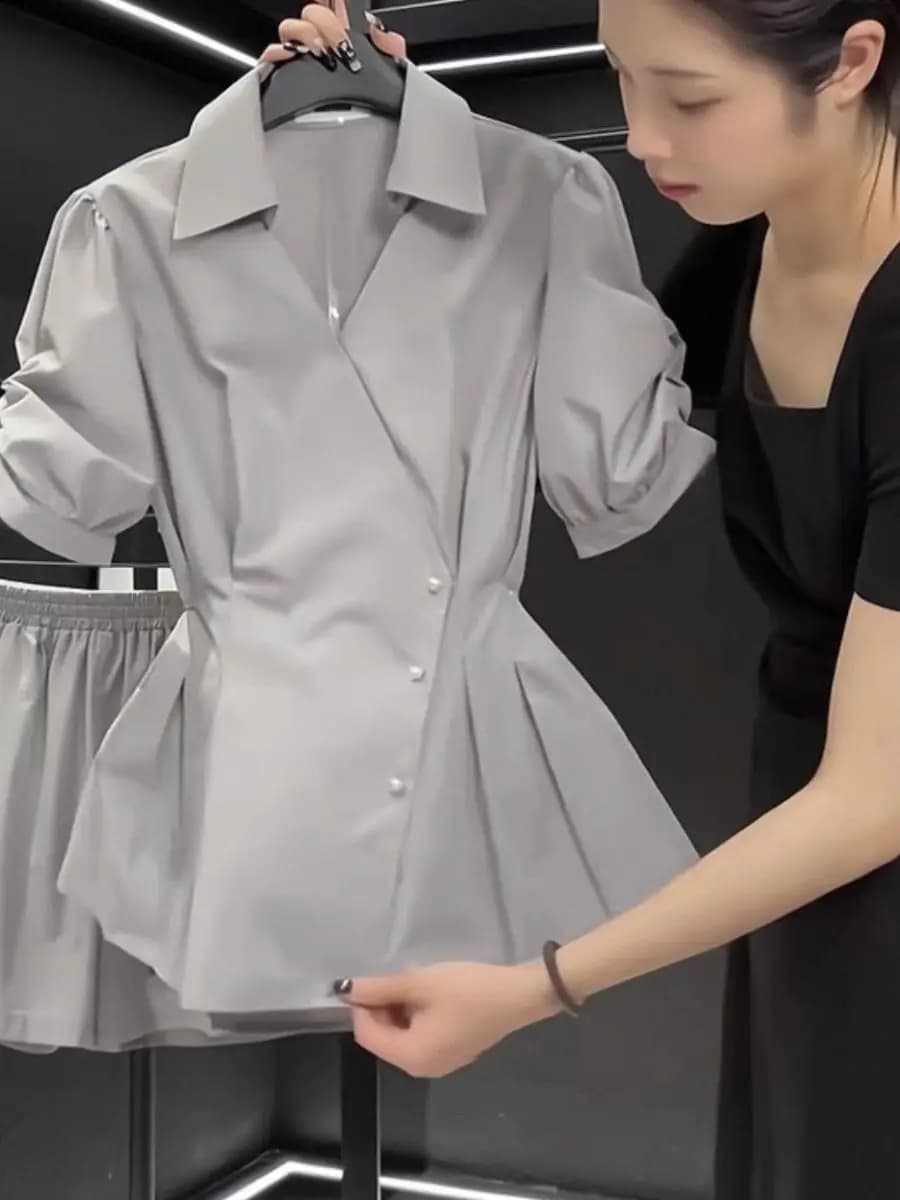 Camicetta da donna a maniche corte con effetto snellente, maniche a sbuffo e vita cinata, nuovo stile estivo, elegante, dolce, unica e di tendenza